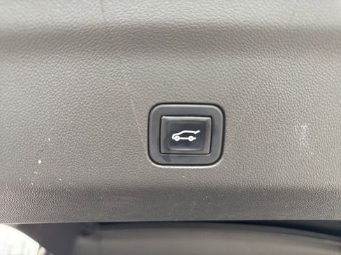 Used 2022 GMC Yukon SLT w/ SLT Premium Package image 33