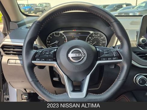 Used 2023 Nissan Altima 2.5 SR FWD image 18
