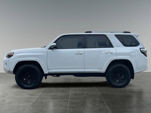 Used 2023 Toyota 4Runner SR5 Premium w/ SR5 Premium Package AWD/4WD image 5