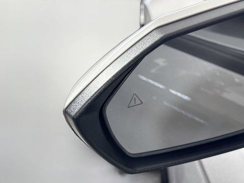 Used 2024 Hyundai Elantra SE FWD image 19