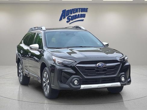 Certified 2025 Subaru Outback Touring AWD/4WD image 2