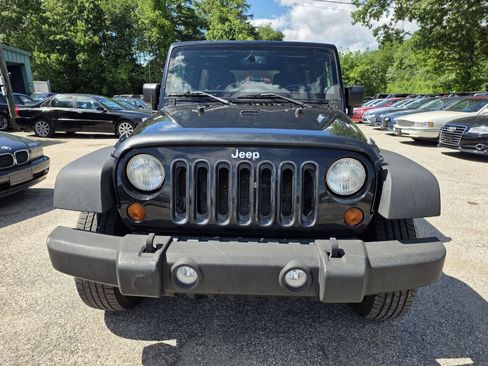 Used 2013 Jeep Wrangler Unlimited Sport AWD/4WD image 9