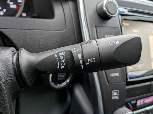 Used 2015 Toyota Camry XSE image 26