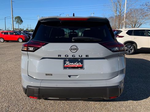 New 2026 Nissan Rogue SV image 4