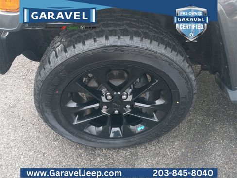 Used 2022 Jeep Wrangler Unlimited Sahara w/ Cold Weather Group image 25