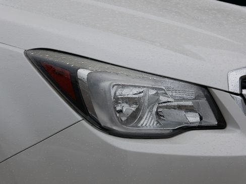 Used 2018 Subaru Forester 2.5i Premium AWD/4WD image 16