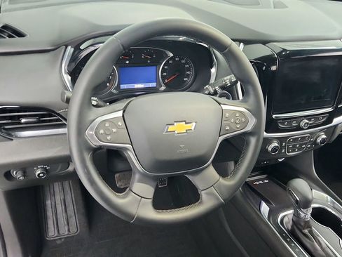 Used 2023 Chevrolet Traverse LT FWD image 18