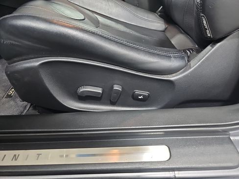 Used 2014 INFINITI Q60 Convertible w/ Premium Package RWD image 31
