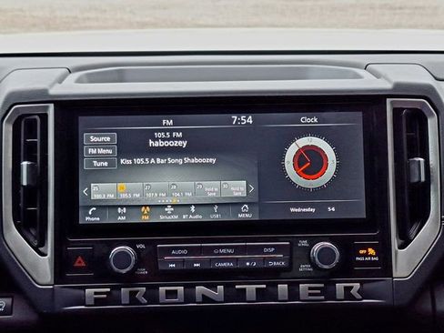 Used 2025 Nissan Frontier SV RWD image 21
