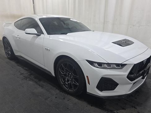 Used 2025 Ford Mustang GT Premium w/ GT Performance Package RWD image 3