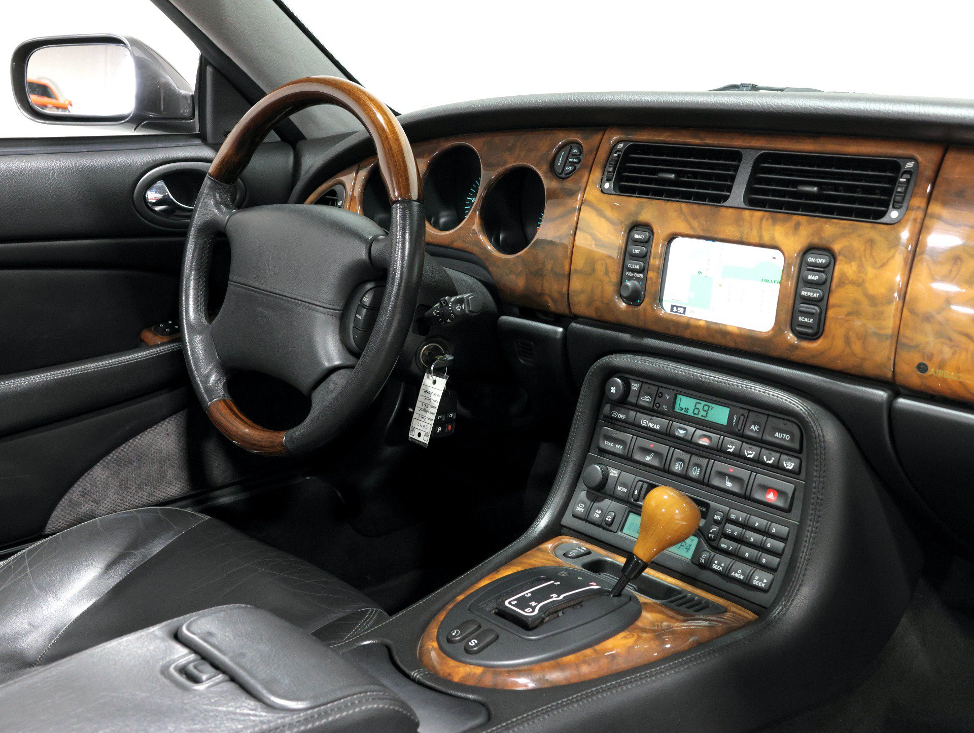 Used 2001 Jaguar XK8 Convertible RWD image 50
