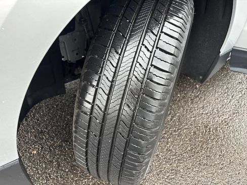 Used 2018 Chevrolet Equinox LT AWD/4WD image 11