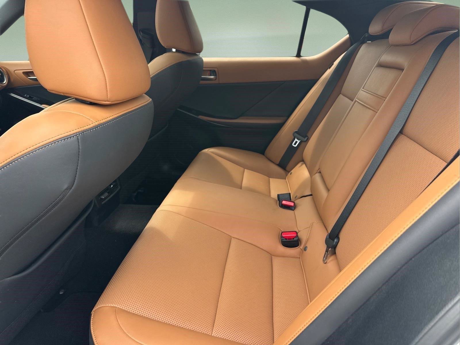 Used 2021 Lexus IS 300 w/ Comfort Package RWD image 12