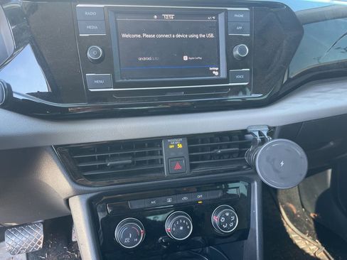 Used 2024 Volkswagen Taos S image 10