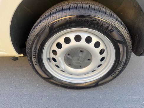 Used 2016 Mercedes-Benz Metris Cargo 3dr Mini Van image 20