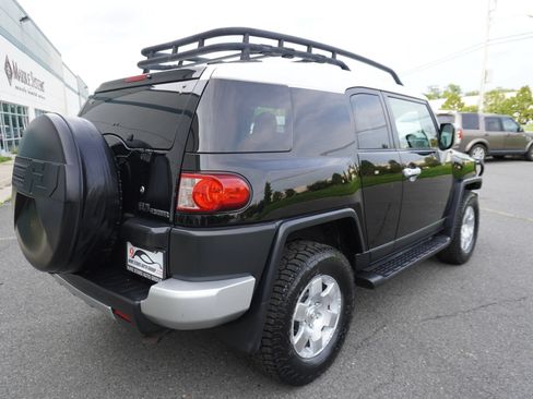 Used 2010 Toyota FJ Cruiser 4WD image 7