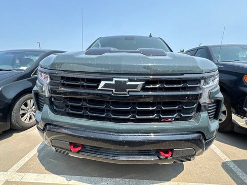 Used 2026 Chevrolet Silverado 1500 LT Trail Boss w/ Convenience Package II AWD/4WD image 2