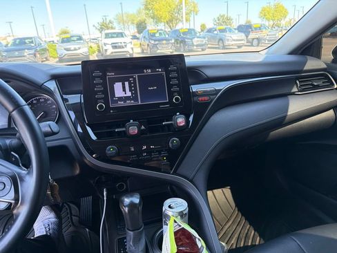 Used 2021 Toyota Camry SE FWD image 4