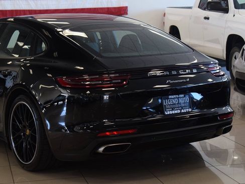Used 2018 Porsche Panamera 4 AWD/4WD image 29