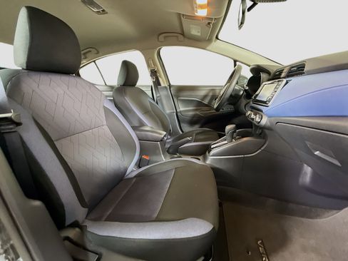 Used 2025 Nissan Versa SV w/ Trunk Package image 29