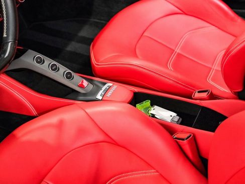 Used 2019 Ferrari 488 GTB Base image 23