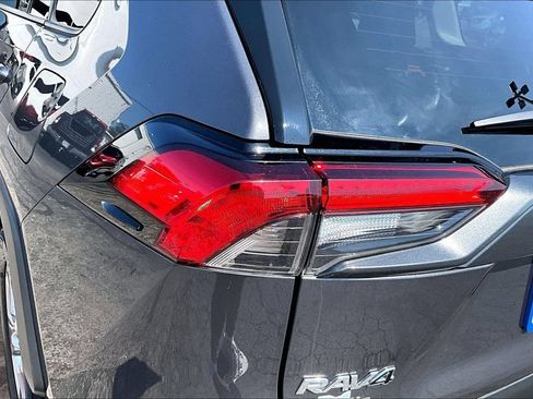 Used 2025 Toyota RAV4 XLE AWD/4WD image 31