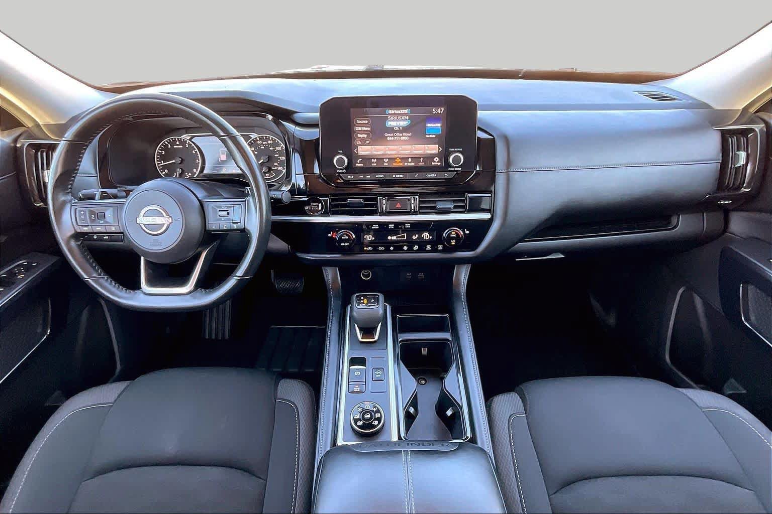 Used 2025 Nissan Pathfinder SV AWD/4WD image 14