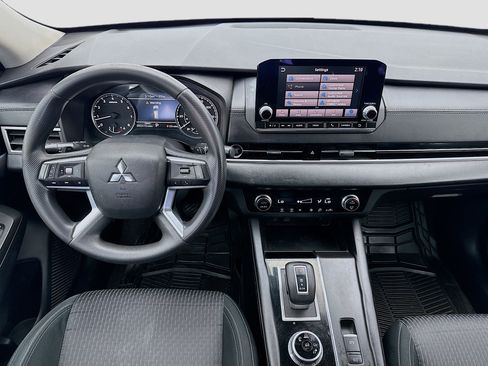 Used 2022 Mitsubishi Outlander ES image 14
