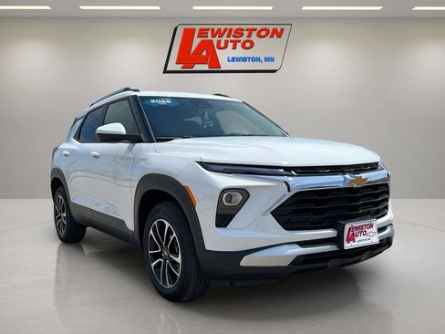 Certified 2026 Chevrolet TrailBlazer LT w/ LT Cold Weather Package AWD/4WD image 14