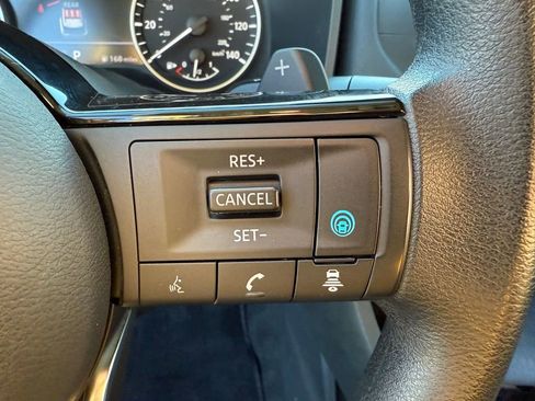 Used 2023 Nissan Rogue SV image 24