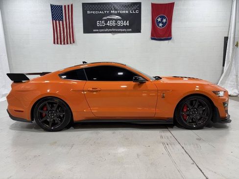 Used 2020 Ford Mustang Shelby GT500 w/ Carbon Fiber Track Pack RWD image 6