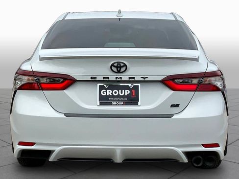 Used 2023 Toyota Camry SE FWD image 5