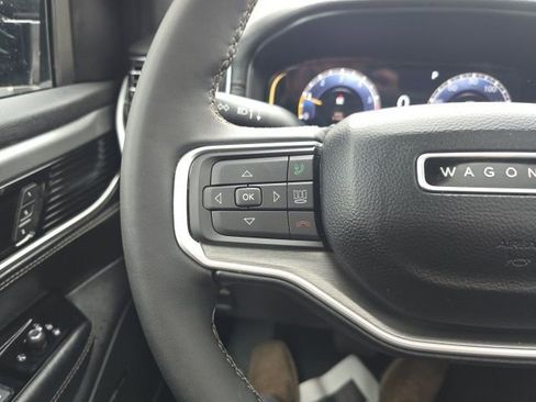 Certified 2025 Jeep Wagoneer Series II w/ Convenience Group I image 14