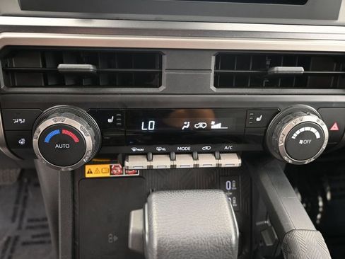 Used 2025 Toyota 4Runner TRD Off-Road AWD/4WD image 29