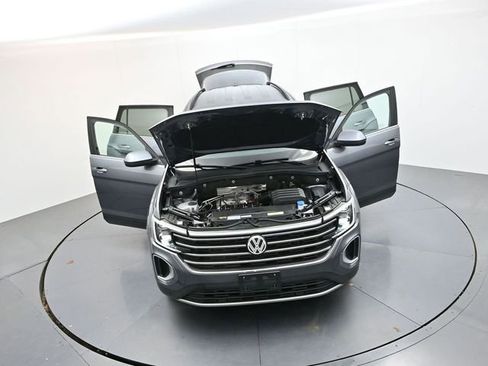 Used 2024 Volkswagen Atlas SE AWD/4WD image 39