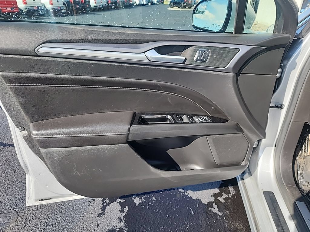 Used 2014 Ford Fusion Titanium FWD image 7