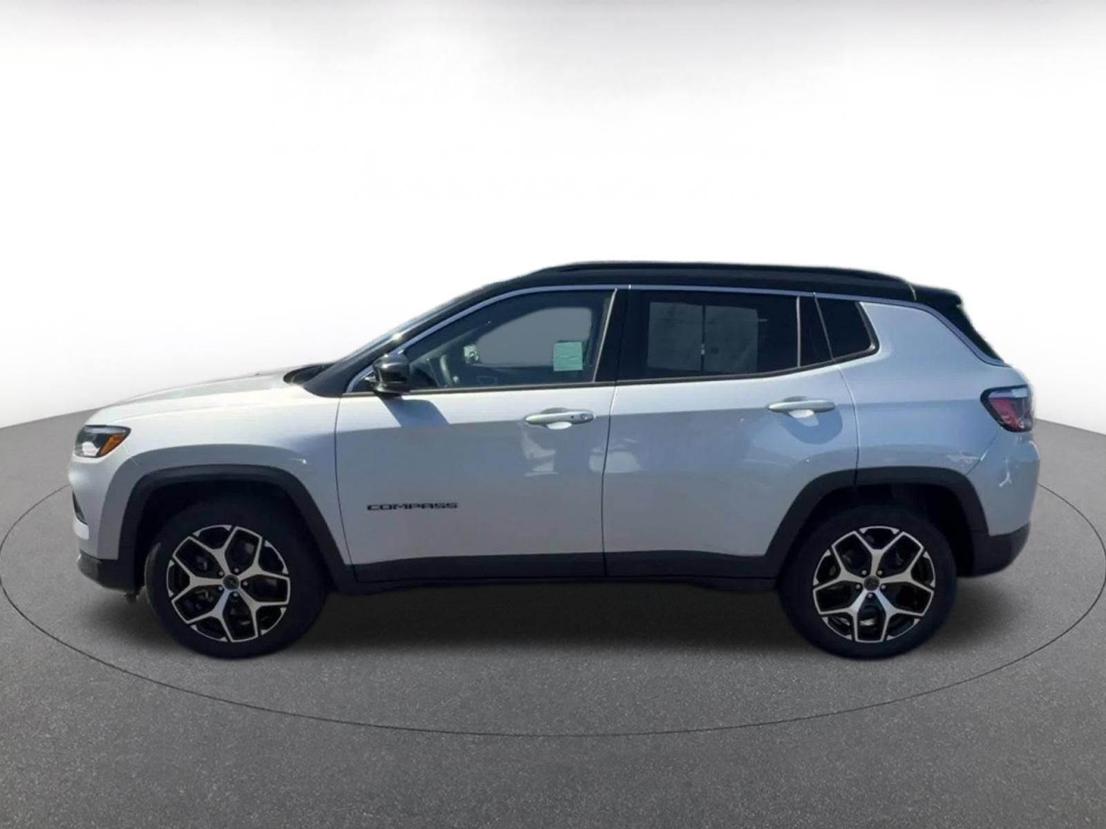 Used 2025 Jeep Compass Limited AWD/4WD image 8