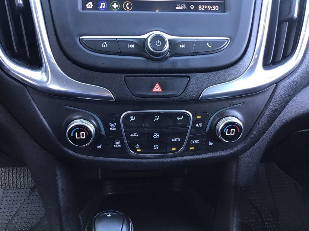 Used 2020 Chevrolet Equinox LT FWD image 27