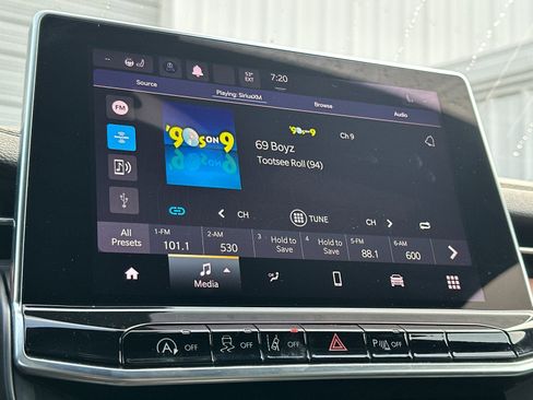 Used 2023 Jeep Compass Limited image 18