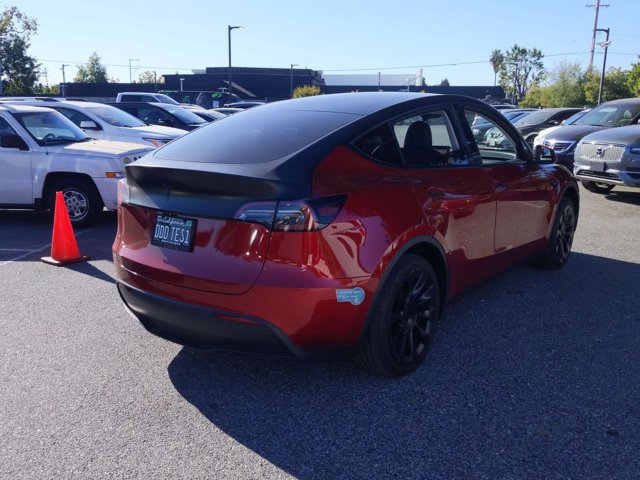 Used 2025 Tesla Model Y Long Range RWD image 5