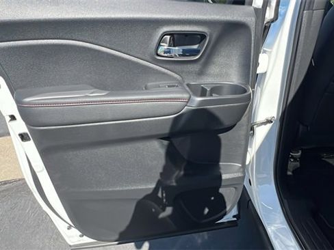 New 2025 Honda Ridgeline Black Edition image 14