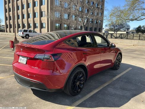 Used 2022 Tesla Model Y Long Range image 5