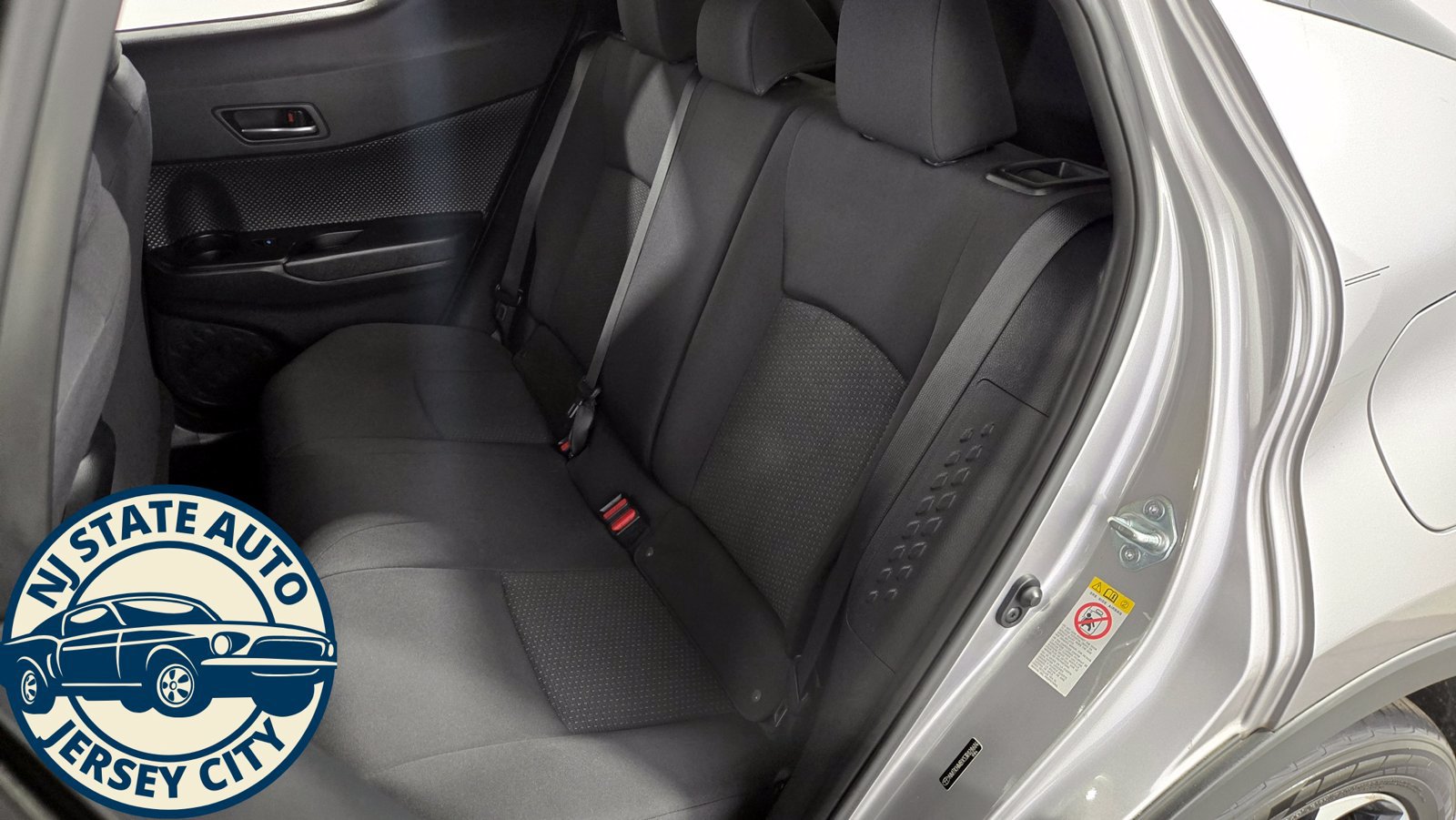 Used 2018 Toyota C-HR XLE FWD image 24
