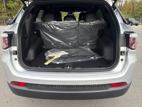 New 2026 Jeep Compass Limited image 21