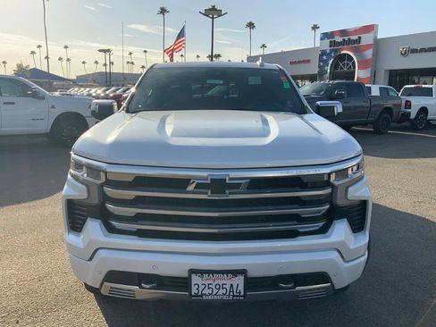 Used 2024 Chevrolet Silverado 1500 High Country w/ Technology Package AWD/4WD image 2