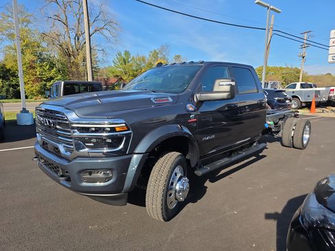 New 2026 RAM 5500 Laramie w/ Laramie Trim Package image 18