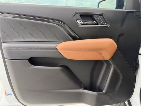 Certified 2024 GMC Canyon AT4 w/ AT4 Premium Package image 7