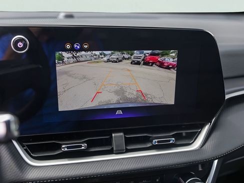 Used 2026 Chevrolet Equinox LT FWD image 18