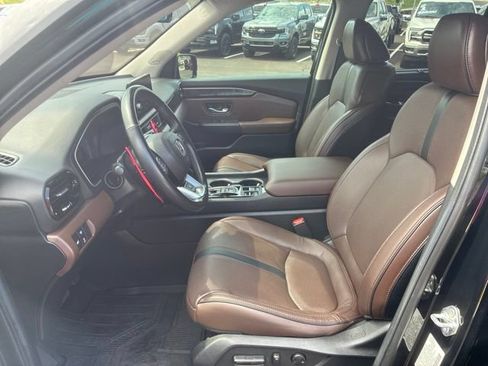 Used 2025 Honda Pilot Elite image 17