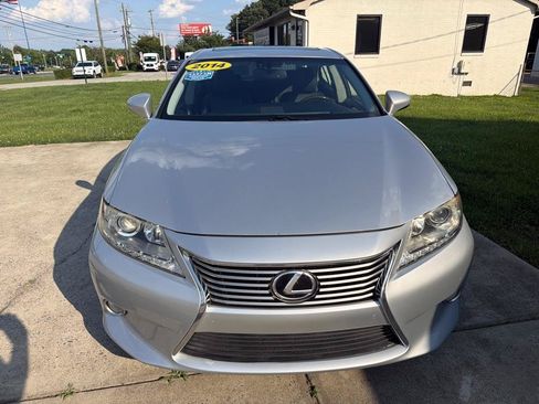 Used 2014 Lexus ES 350 w/ Premium Package FWD image 3